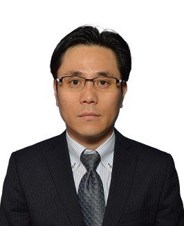李 君在